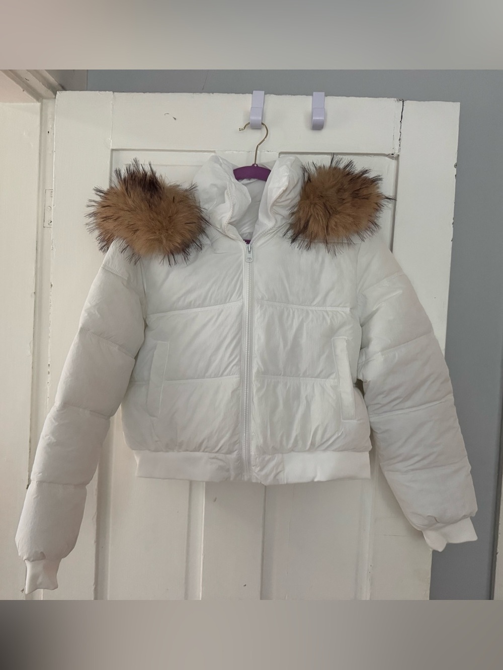 BRAND NEW white puffer fur hood cropped y2k millennial jacket medium